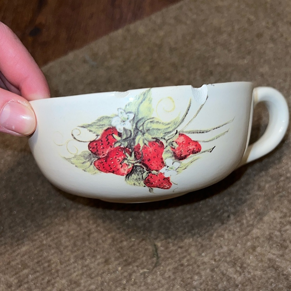 LAST CALL Vintage Handmade Pottery Ceramic Strawberry Vine Mug/ Soup Bowl - Picture 4 of 13